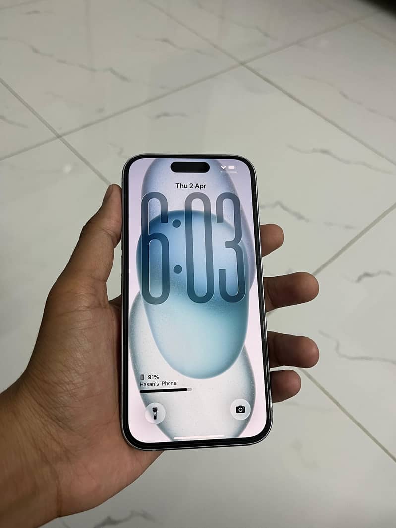 Apple iPhone 15 4