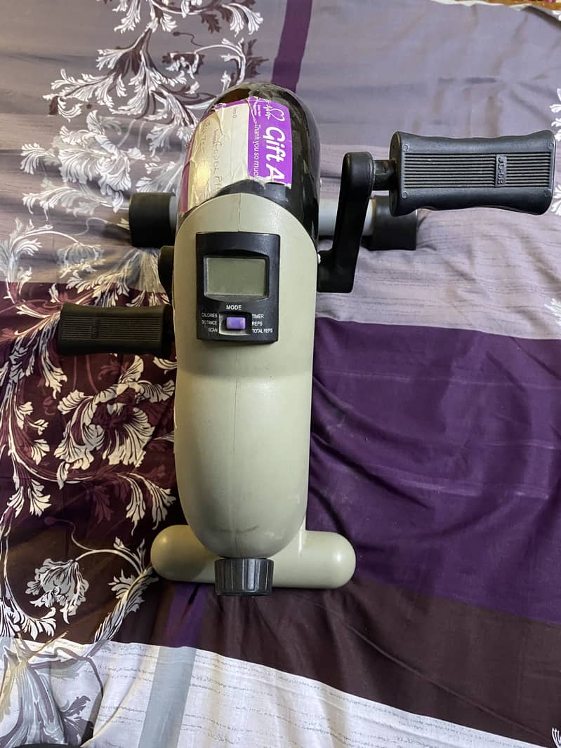 V fit Mini exercise cycle 0
