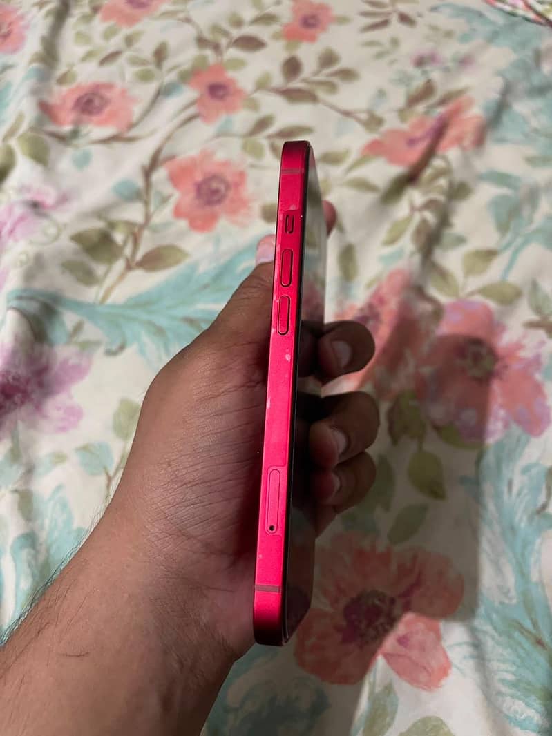 Apple iPhone 13 4
