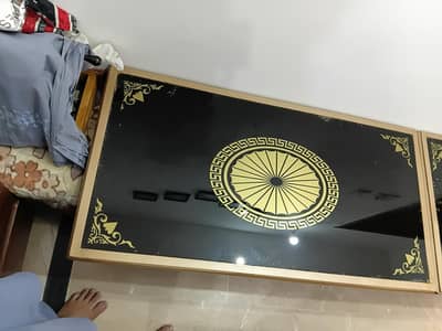 centre's table and side table