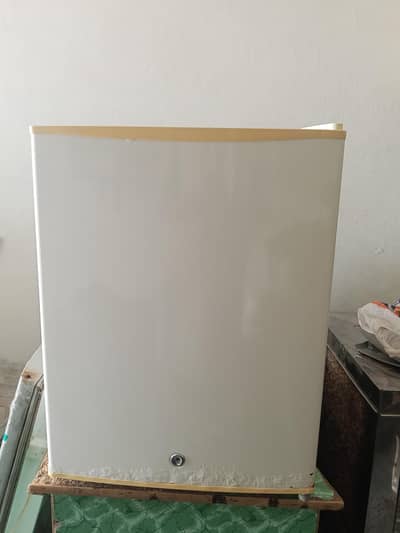 Room Fridge / Mini Refrigerator – Compact & Ideal for Room Use