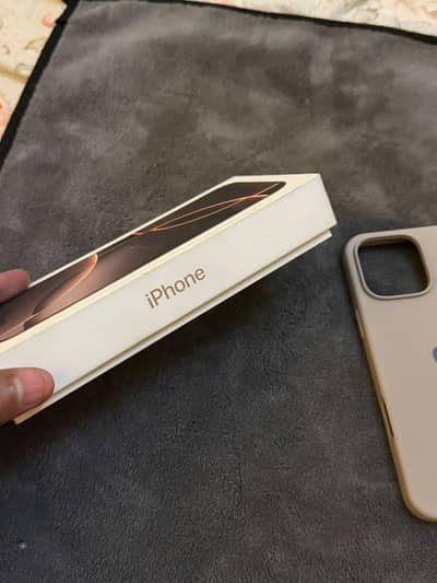 16 Pro Max - JV-  256GB – Desert Titanium 