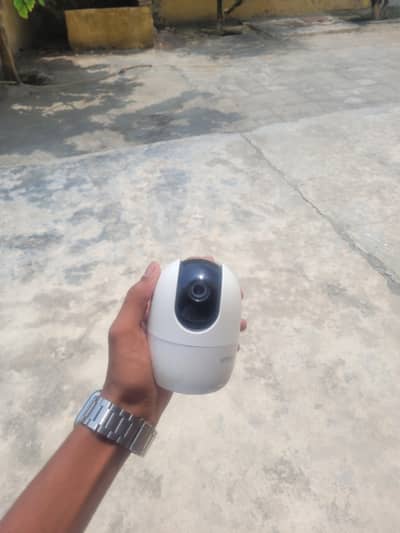PTZ/rotation, Wi-Fi, mic/speaker aur night vision sab OK hain: