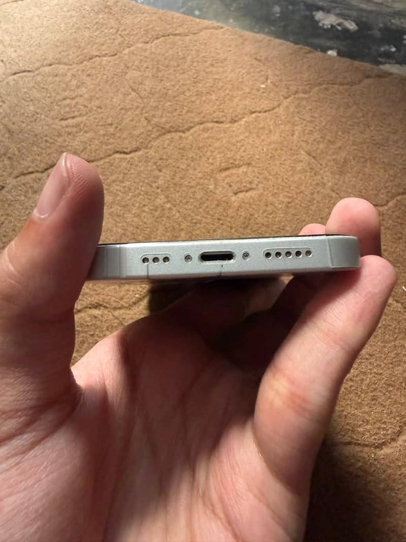 Apple iPhone 13 3