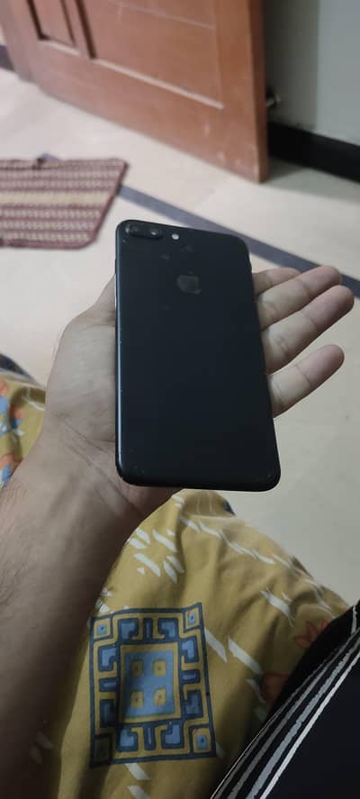 I phone 7 plus non pta 32 gb everything genuine 03182745788