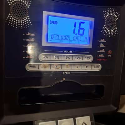 Lifestyle T250 Treadmill | 16 KM/H | 15% Auto Incline | Like New
