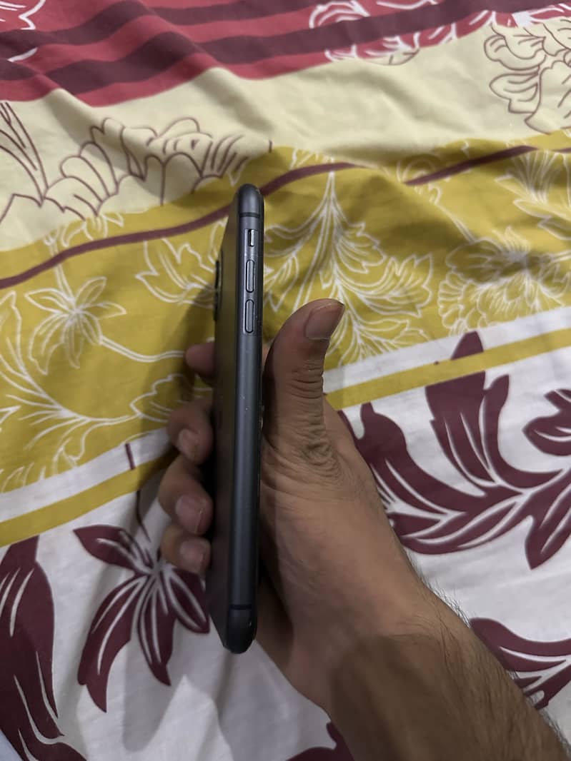 Apple iPhone 11 2
