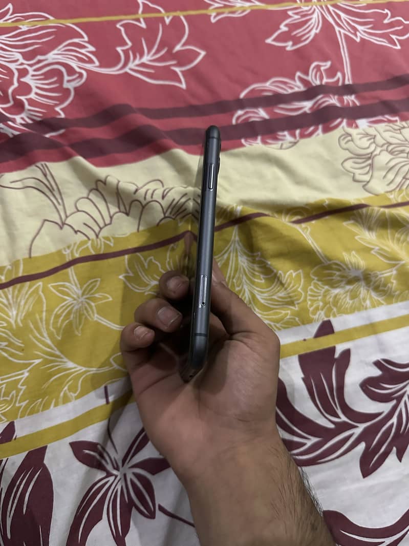 Apple iPhone 11 5