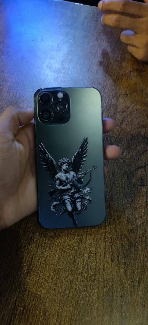 Apple iPhone 13 Pro Max 1