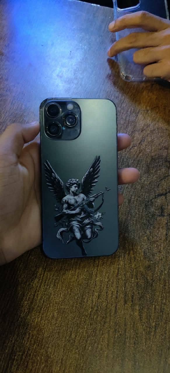 Apple iPhone 13 Pro Max 4