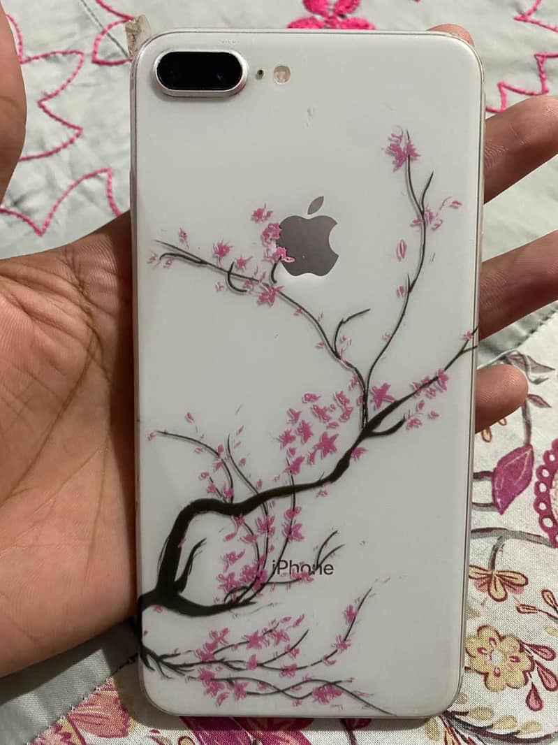 Apple iPhone 8 Plus 3