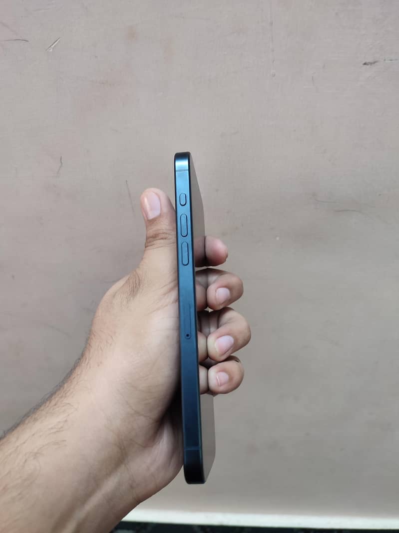 iPhone 15 pro max 2