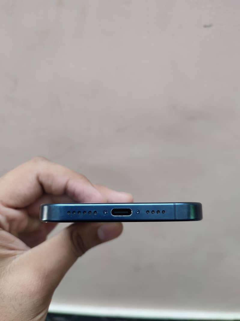 iPhone 15 pro max 4