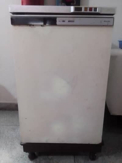Used Philips Freezer with choki