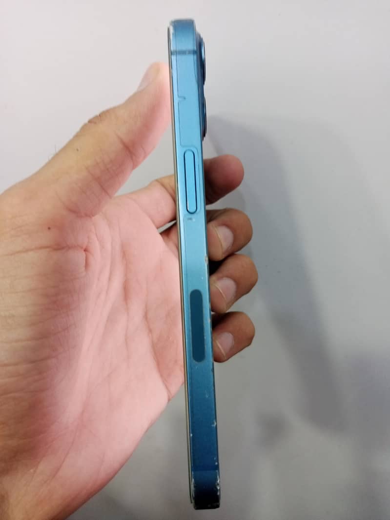 Apple iPhone 13 2