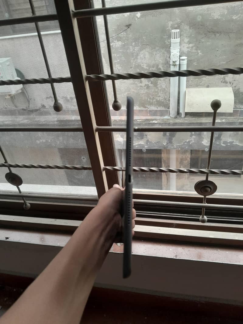 IPAD 8th gen 2