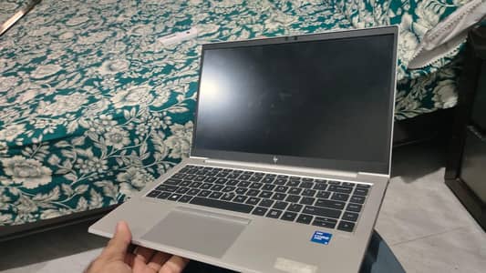 Hp elite book 840g8 i5, 11gen, 256gbSSD, 16 gb premium business laptop