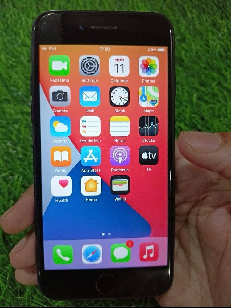 Apple iPhone 7 0