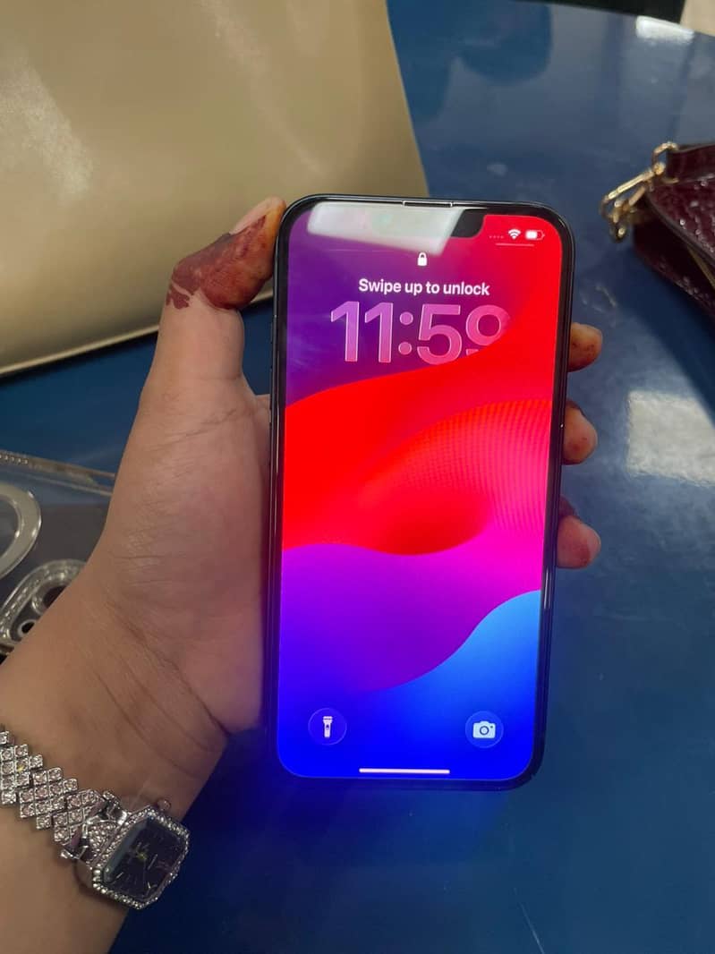 Apple iPhone 13 4