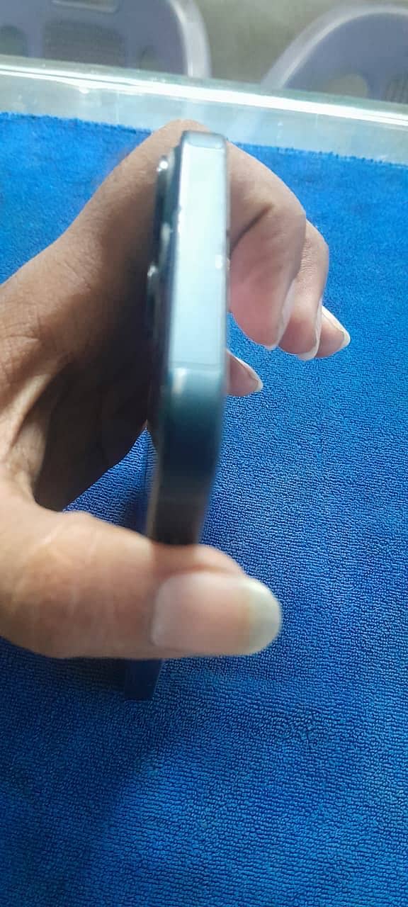 Apple iPhone 14 2