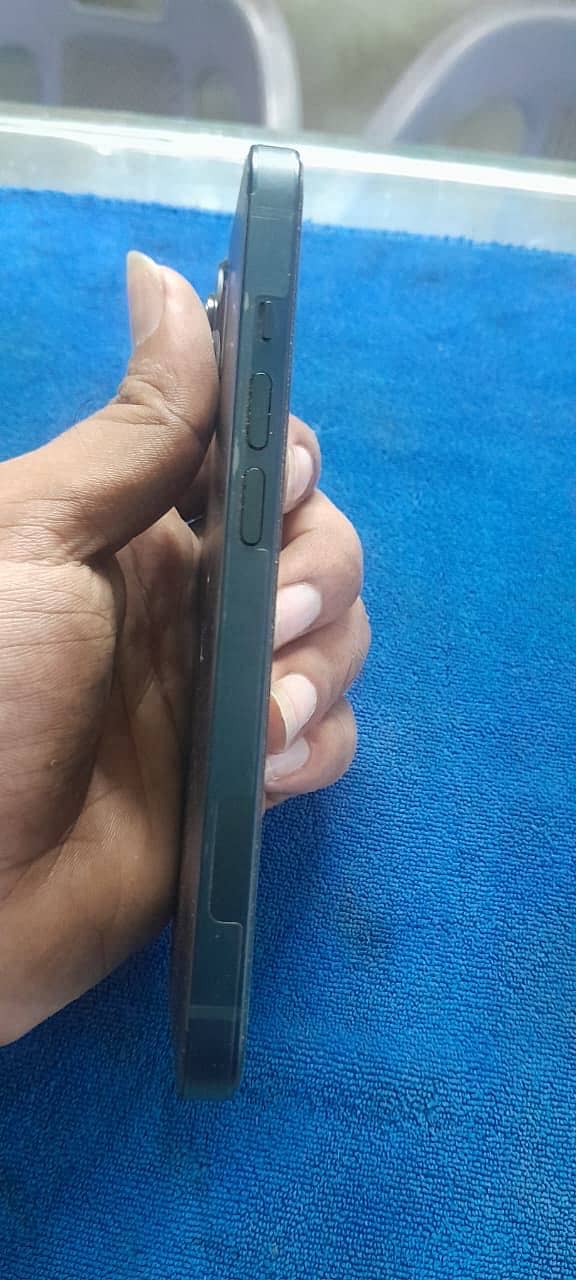 Apple iPhone 14 5