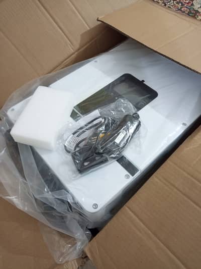 Solar Inverter 5.5 kw IP65 hybrid with wifi dongle new box pack