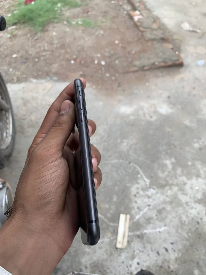 Apple iPhone 11 2