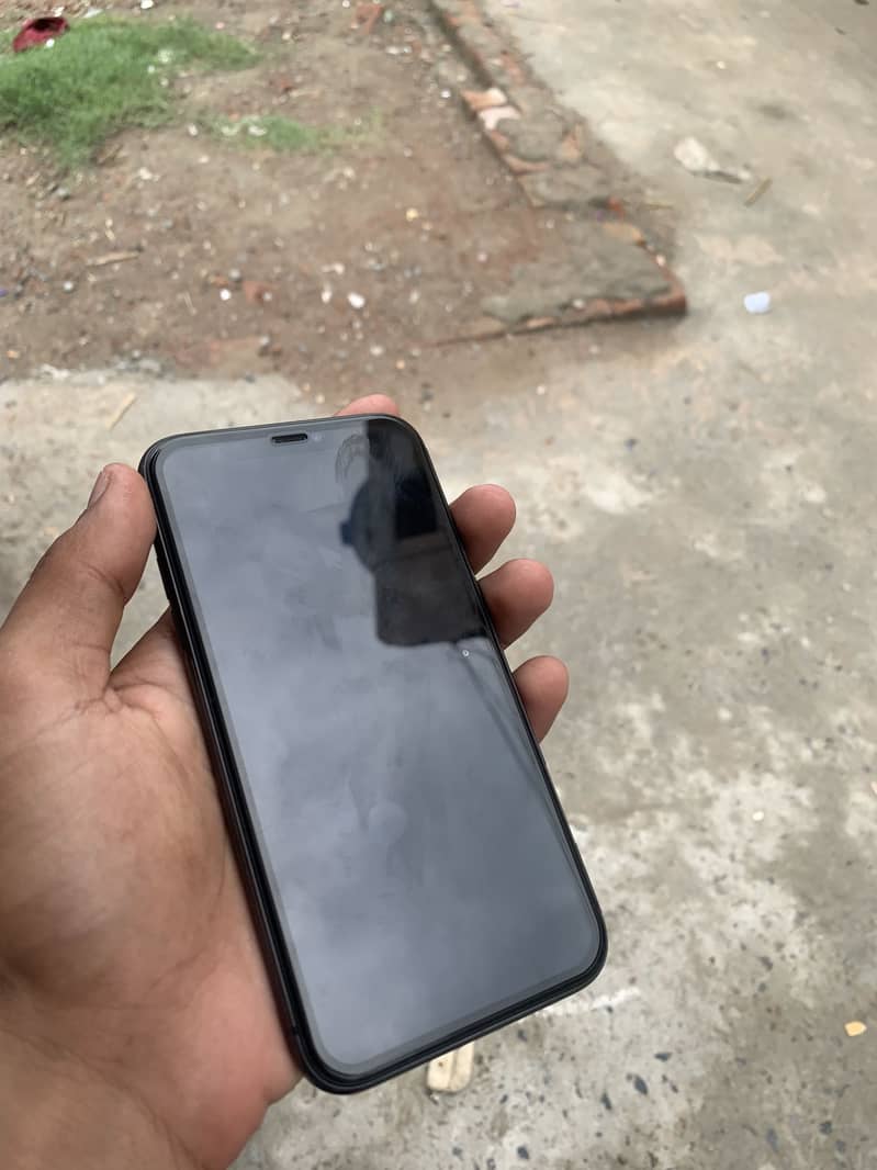 Apple iPhone 11 3