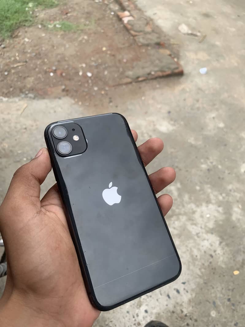 Apple iPhone 11 4