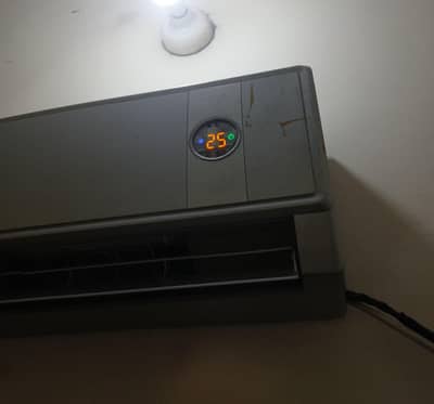 Gree 1 Ton AC wih best cooling and properly functional
