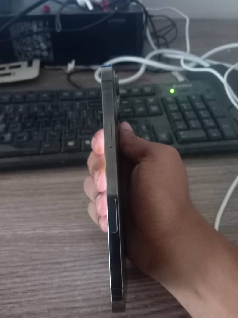 Apple iPhone 13 Pro Max 3