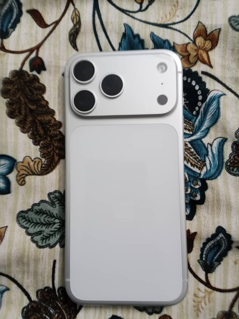 Apple iPhone 17 Pro Max 0