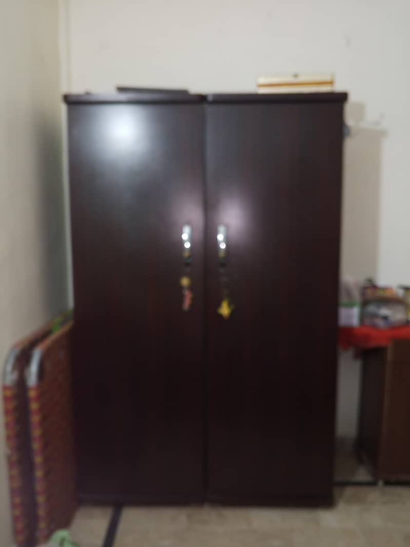 wardrobe 0
