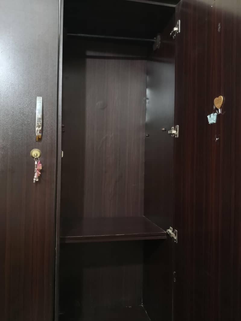 wardrobe 4