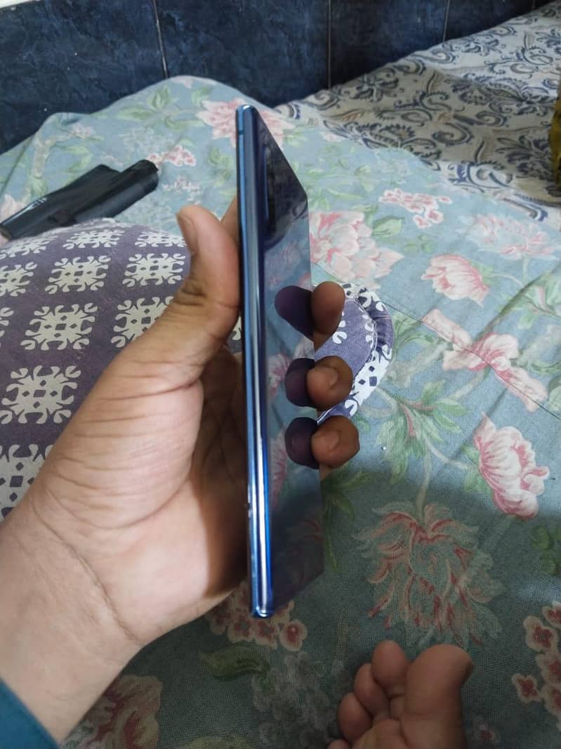 Samsung Mobile Note 10 Plus 7