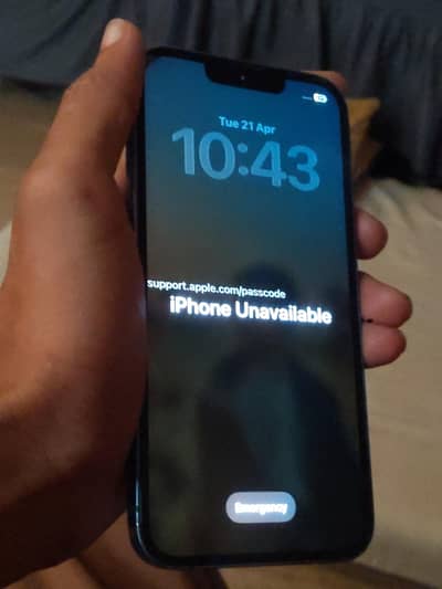 Apple iPhone 13