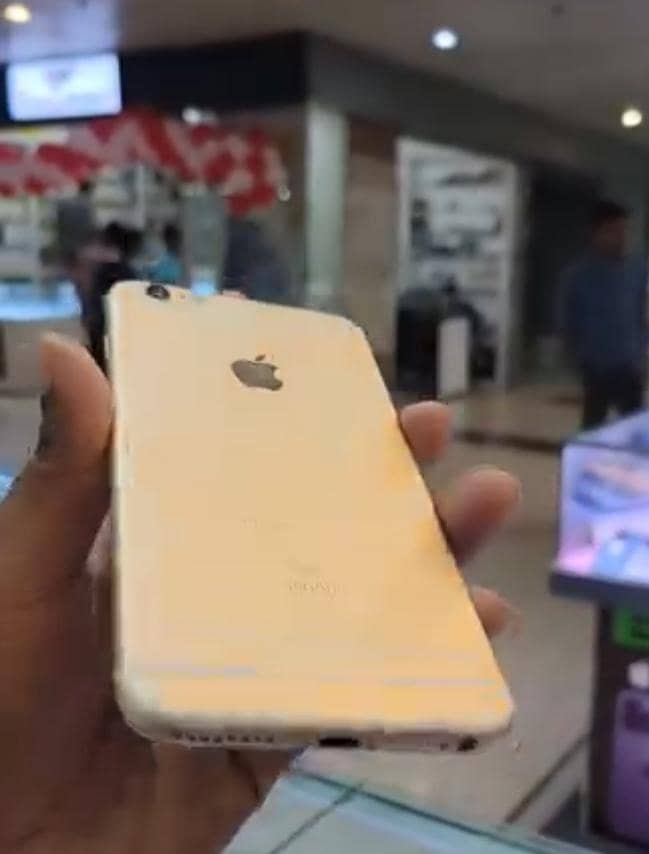 Apple iPhone 6S Plus 2