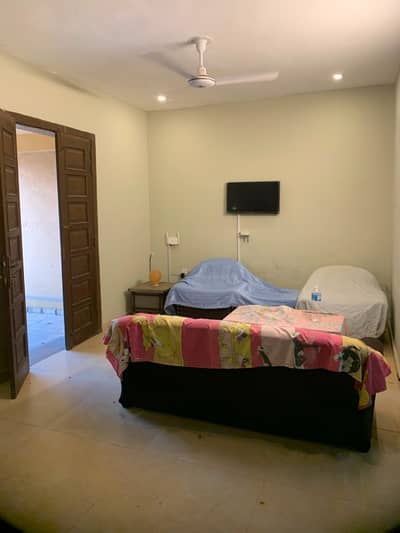 Seperate Entrance 2bed Attach Bath Boring Water Drawing Room