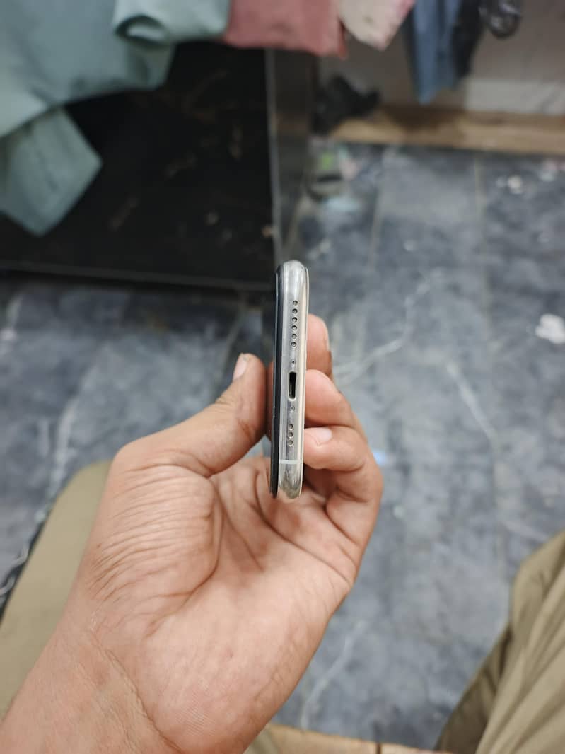 Apple iPhone 11 Pro 1