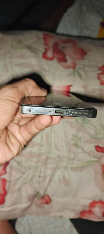 Infinix Note 40 8+8/256 only chgr mubi hai bas