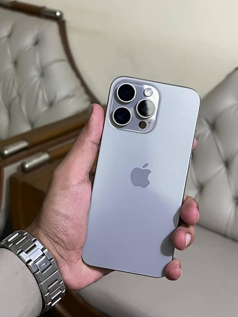iPhone 15 Pro Max 0