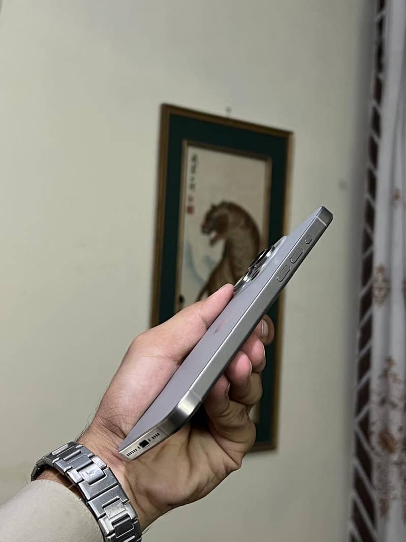 iPhone 15 Pro Max 3