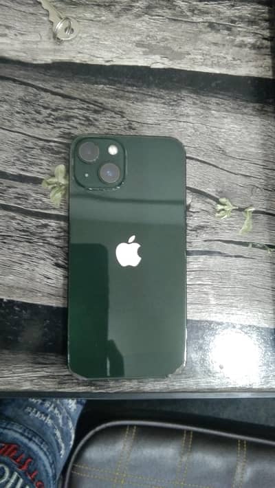 Apple iPhone 13