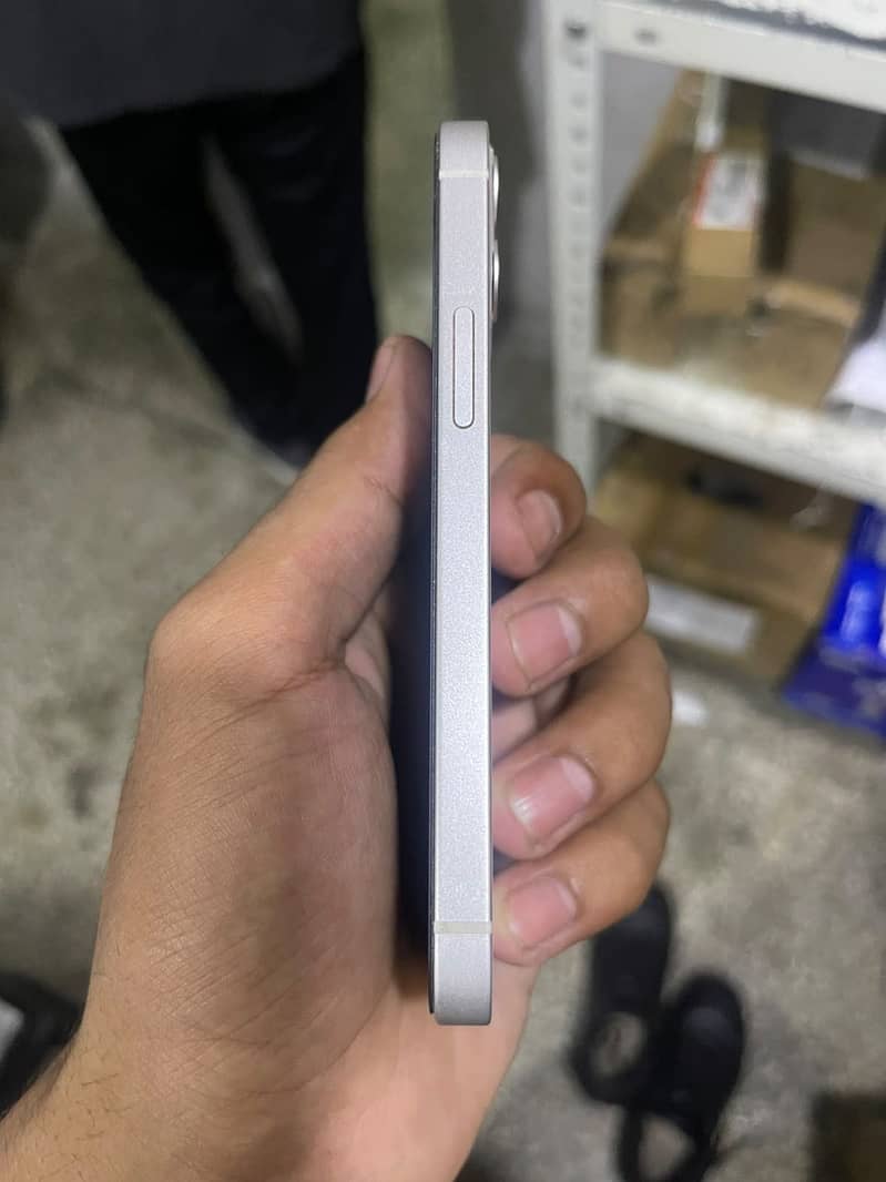 Apple iPhone 12 mini 6