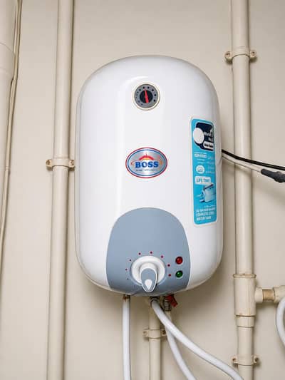 Boss 15 liter electric Geyser