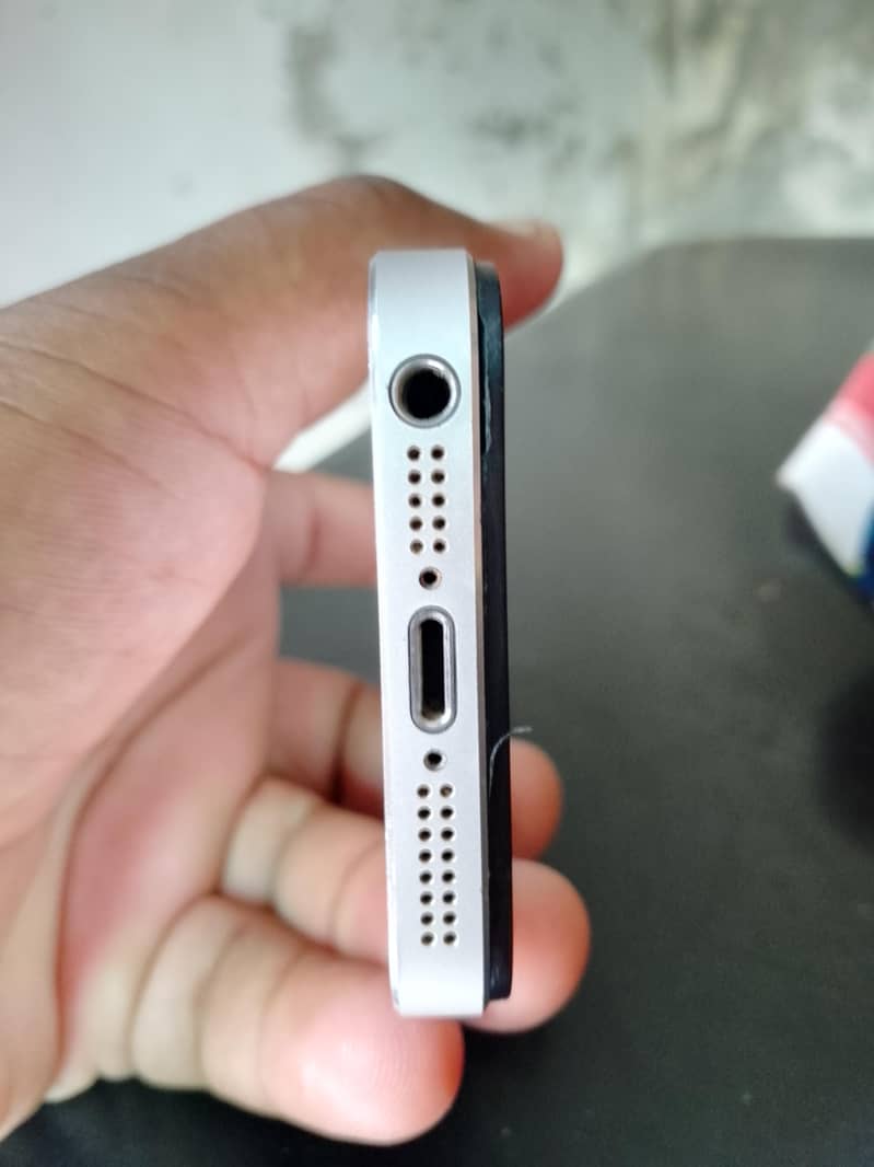 Apple iPhone 5s 3