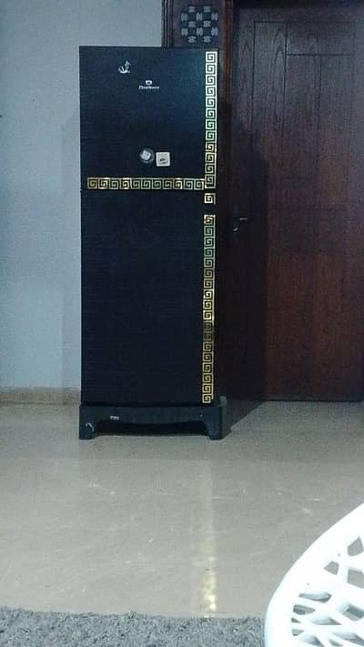 Dwalance 16 cubic fridge