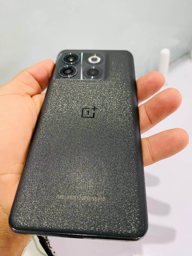 One Plus 10T 4