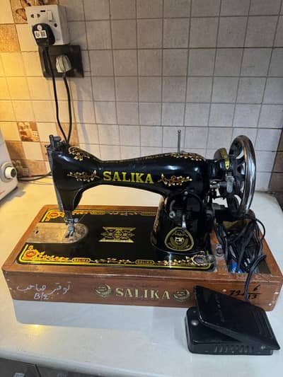 Sewing machine (Salika)