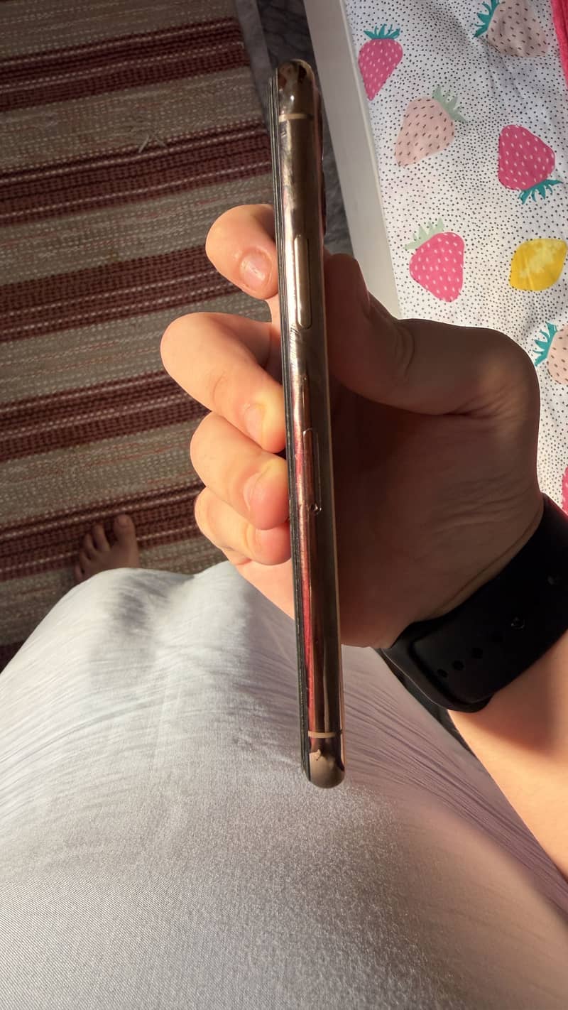Apple iPhone 11 Pro 2